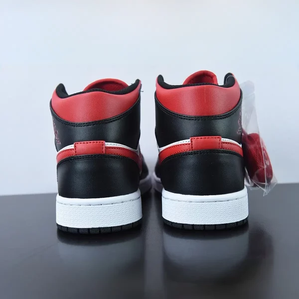 Air Jordan 1 Mid ‘Bred Toe’ 554724-079