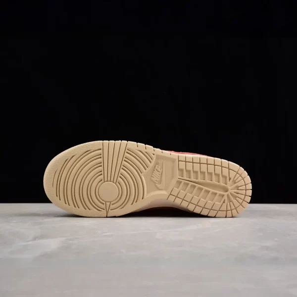 Nike Dunk Low ‘Terry Swoosh’ DZ4706-200 (Wmns)