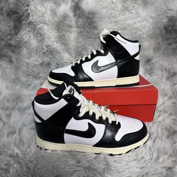 Nike Dunk High ‘Vintage Black’ DQ8581-100 (Wmns)