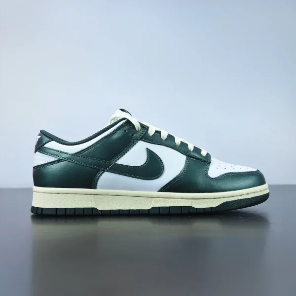 Dunk Low ‘Vintage Green’ Pine Green DQ8580-100