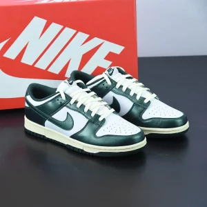 Dunk Low ‘Vintage Green’ Pine Green DQ8580-100