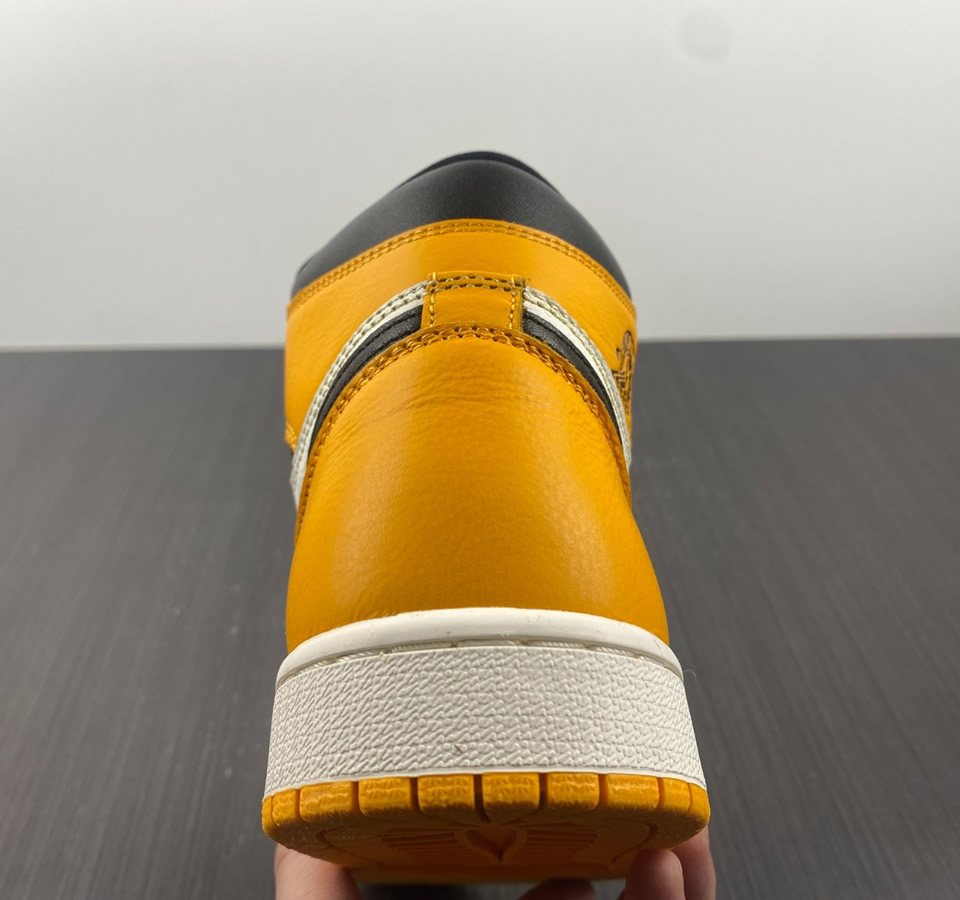 Air Jordan 1 Retro High OG ‘Yellow Toe’ 555088-711